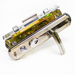 � ������